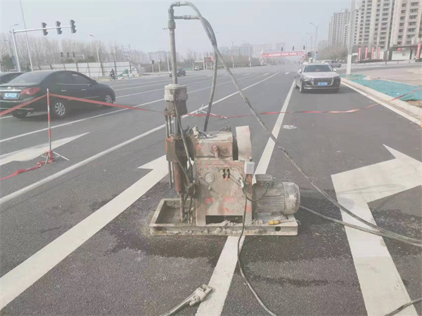 金寨公路路面下沉沉降开裂注浆加固施工